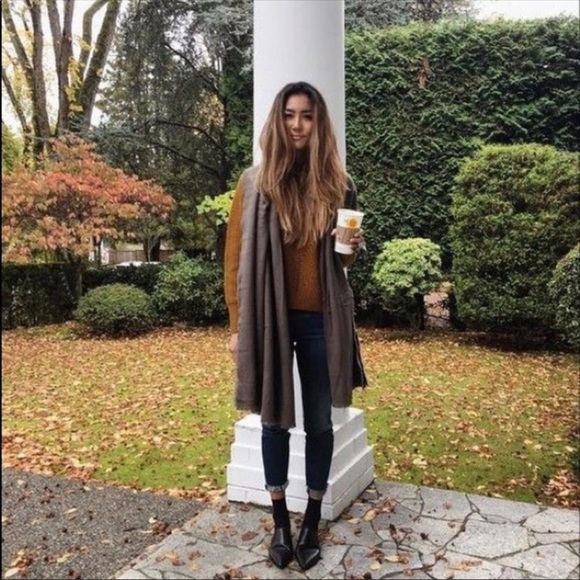 Aritzia Wilfred 💯% Merino Wool Serment Sweater - Picture 6 of 8